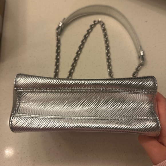 LOUIS VUITTON Twist PM - Picture 4 of 12